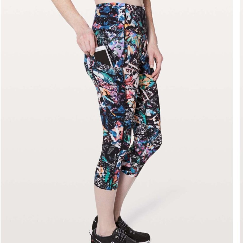 Lululemon Fast & Free Crop II size 6 Color Crush Multi W6AKIS